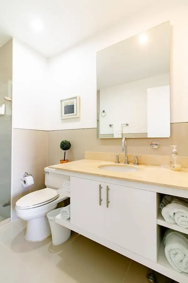 Hermoso Apartamento Con Todas Las Comodidades Acceso Directo A La Playa Morros Epic Sector La Boquilla Cumple Protocolos De Bioseguridad Cartagena 0*,  Colombia